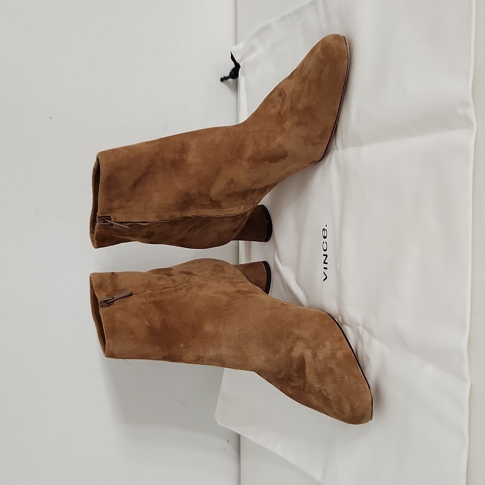 Vince. Brown Suede Ankle boots